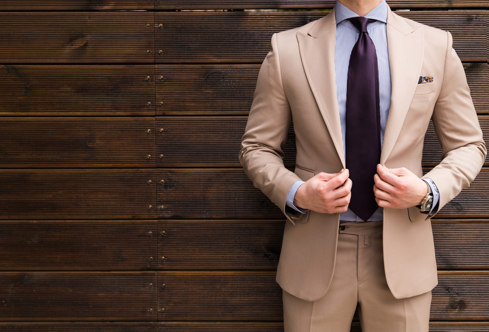 5 must have suits for your wardrobe